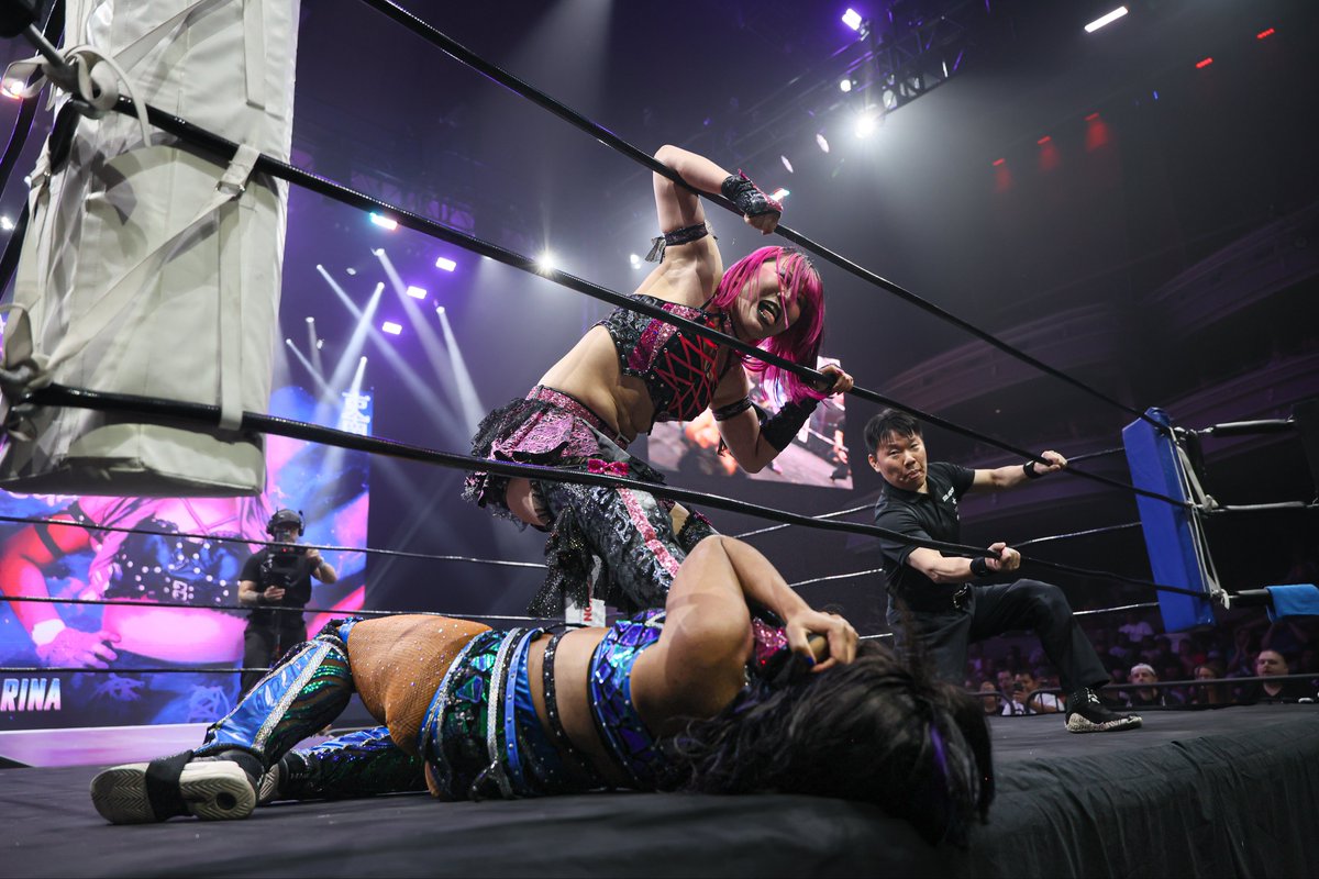 PWI_PhotosOL's tweet photo. #STARDOM's American Dream Rematch‼️

Pink♡Devil, #吏南, Rina makes her #AEW #AEWCollision debut against Athena for the #1 spot in the Casino Gauntlet. In Vegas, Rina gave Athena one of her toughest matches and I am sure she is returning with a vengeance!  

📸: @IssitaMarie https://t.co/3JcxM6taay