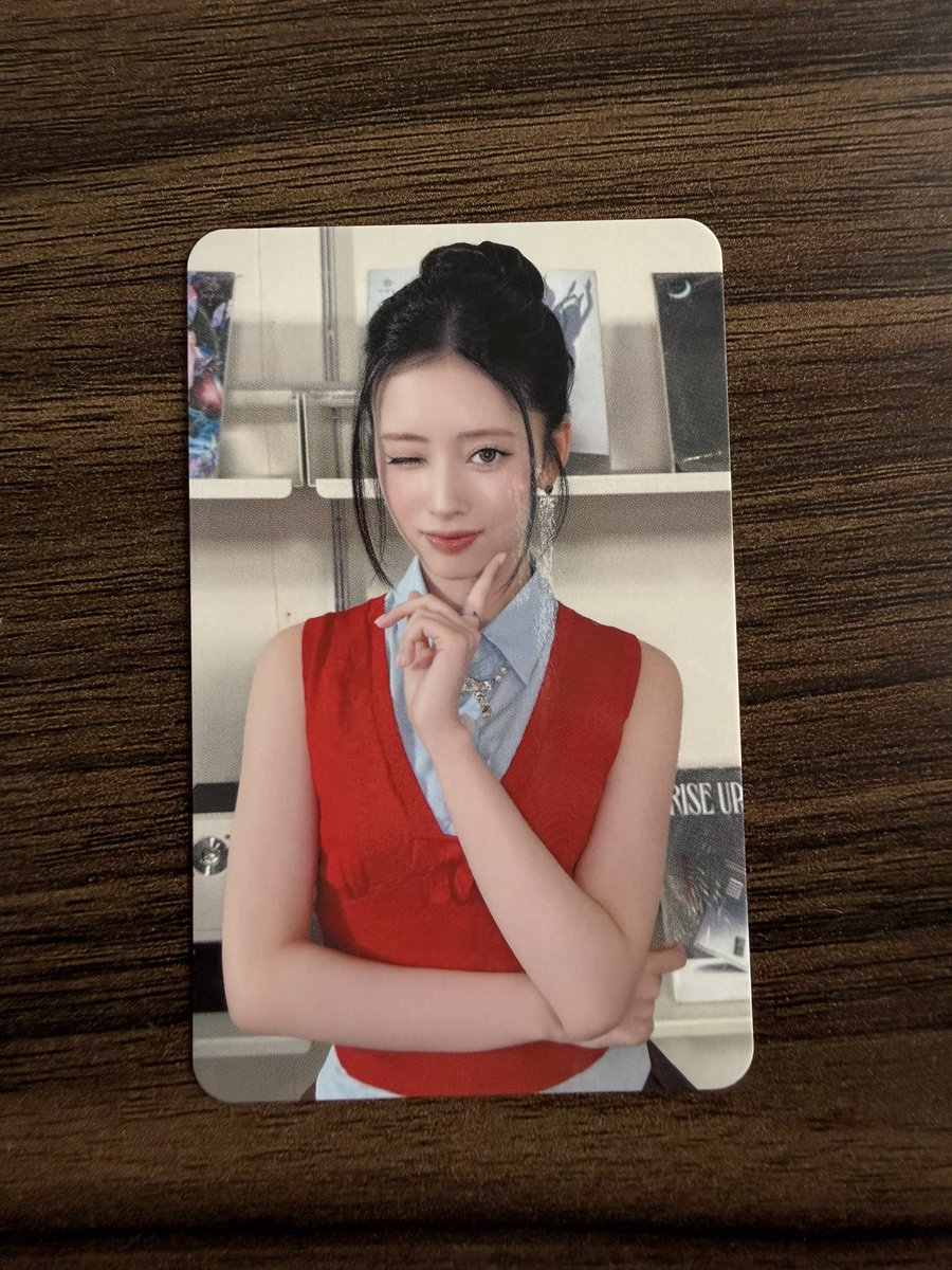 golchi___'s tweet photo. NiziU 初回限定盤 タワレコ特典
交換お願いいたします😭😭😭🙇🏻‍♀️✨
 
譲:リマ、リク、マコ、ニナ
求:マユカ

郵送希望📮
交換いただける方はお礼にもし5周年ステッカー欲しいものあれば1枚お付けします(3.4枚目)🥹✨ https://t.co/xNRo5bsZcM