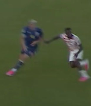 DaytonDiscKing's tweet photo. @nodebate4 @TrollFootball Two players tracking a free ball and one stepping in front of the other, beating the other to a spot, resulting in him getting stepped on.  Any other questions? https://t.co/jxC2mgubwt