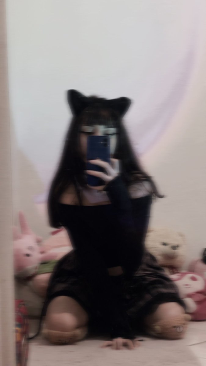 sinfulsasa's tweet photo. Miau ? https://t.co/qEWMsvMTe4