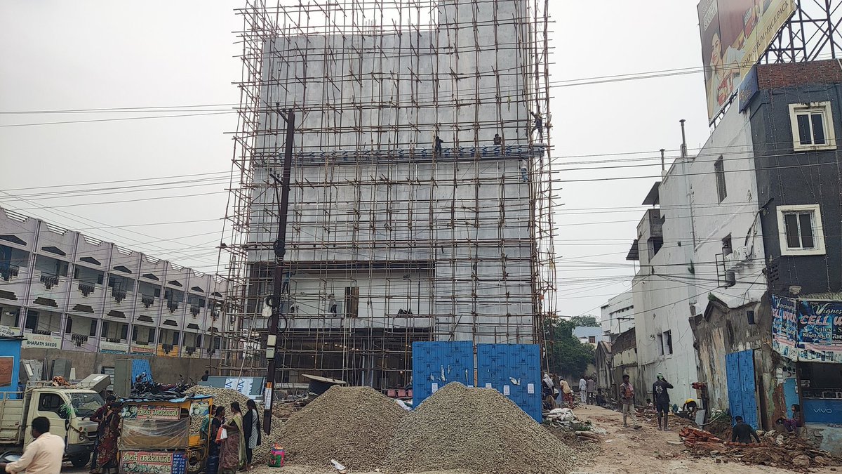 sri23k's tweet photo. #WARANGAL #CINEVERSE/#CINEPOLIS #MULTIPLEX #3SCREENS,OPEN IN AUG 2026 IN OLD SUNILTHEATRE PLACE(R.S BROTHERS RUNNING IN DOWNFLOORS) @HiWarangal @NTreal123 @TriCityWarangal @GreaterWgl @Gaara22227777 @Sheshikanth25 @NST2003NST @Voice_WGL @OrugalluAdda @Advaitavarsha @PPakabharat https://t.co/W5KOwc2lSw