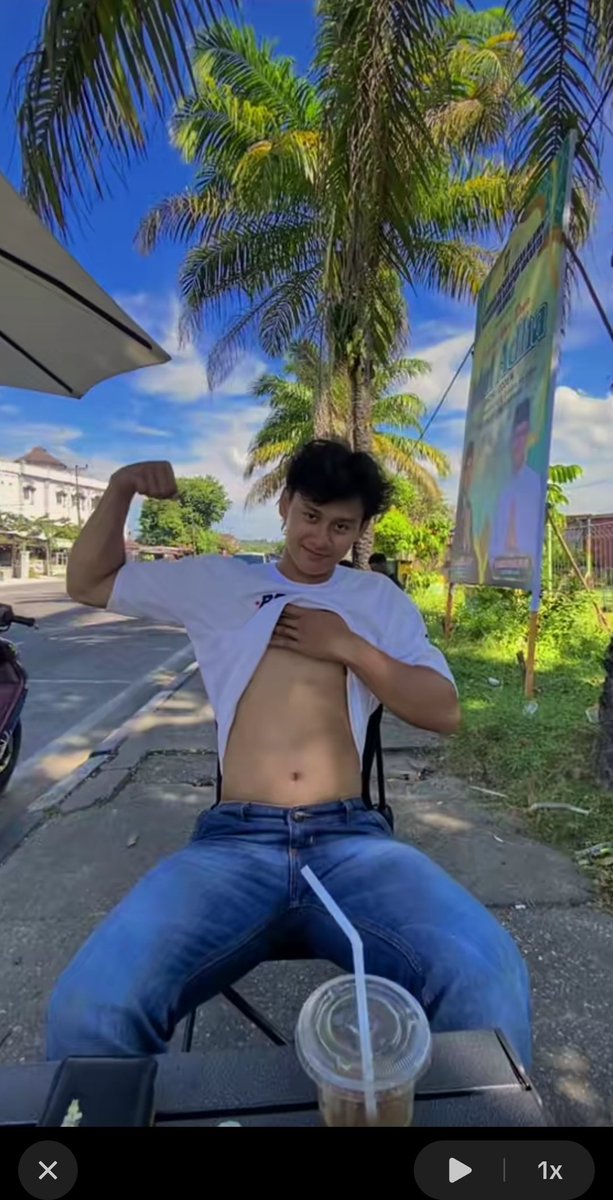 farandki's tweet photo. Klo ada yg masih punya videonya DM ya, nanti tukaran video si Aji &amp; Hamka https://t.co/fVFs4NQj1J