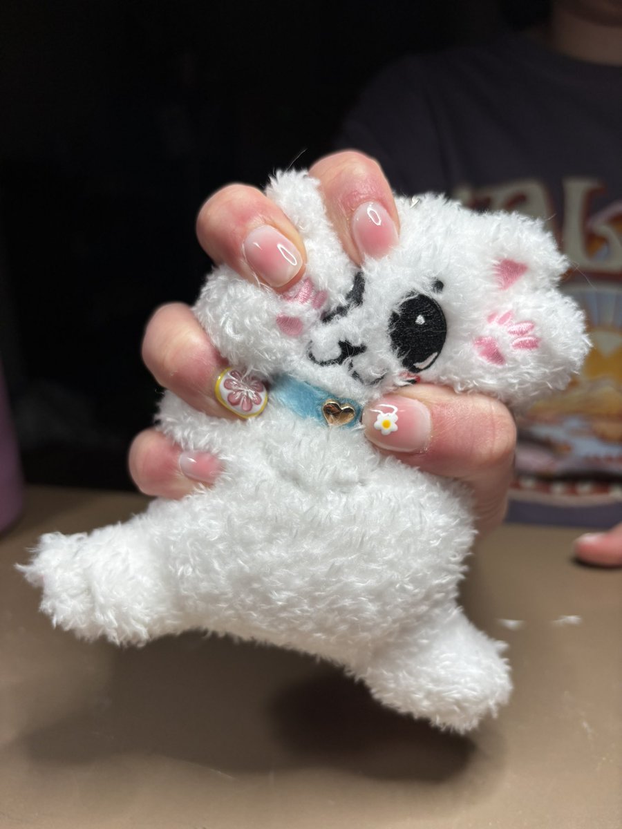 burnmasculinity's tweet photo. losing it at how cute these nails turned out!!!!!!!!!!!!!!!!!! 🍊 (grapefruit ver) and the cursed posing https://t.co/vgBX04DPgs