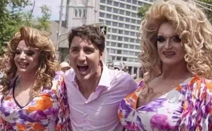 anotheronesw's tweet photo. @CanadaRoast @Keir_Starmer He's just another typical Liberal. The torch has been passed. https://t.co/9NI9em5R0Y