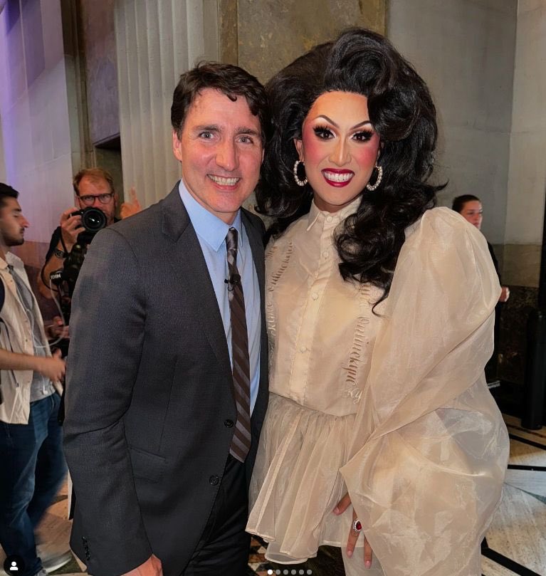 anotheronesw's tweet photo. @CanadaRoast @Keir_Starmer He's just another typical Liberal. The torch has been passed. https://t.co/9NI9em5R0Y