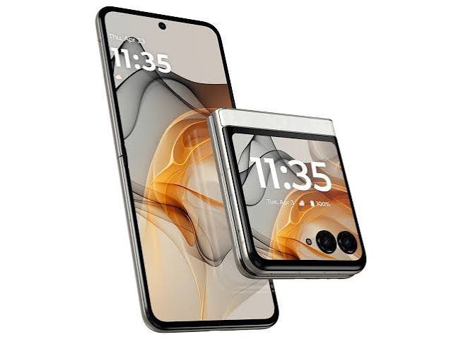skyblue_1985jp's tweet photo. どうしてNTTドコモはOPPOとXiaomiを扱わないのか🤔

✅米国制裁のトラウマ
・2018年：ZTE M 販売直後に米国制裁
・2019年：Huawei P30 Pro 発売直後に米国制裁

継続的なOS更新や端末調達の課題に直面。この影響が大きかったと思われます。

✅着地点
・2024年：18年ぶりにモトローラと提携
・motorola razr 50d 発売

モトローラも中国Lenovo傘下ですが、本社はシカゴにあって制裁を受けにくいと確信したのでしょうか。そろそろXiaomiやOPPOも欲しいところです