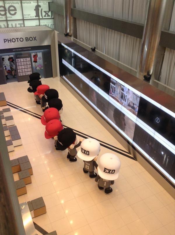 mapeach__'s tweet photo. เดี๋ยวนี้ทุกวงการมีมาสคอตกันหมด เอ็กโซฮีก็เคยมีนะ เป็นคอนเซปต์มาสคอตคาแรคเตอร์เมมเบอร์ ละออกไปโปรโมท หน้าทิ่ม ดูทีเซอร์ มีแฟนแคมเต้นด้วย 55555555555 https://t.co/Cl4ldA8W7O