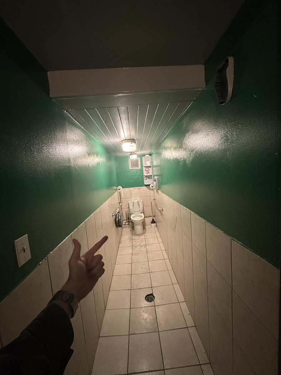abcdentminded's tweet photo. You might not believe this but we are back in the Long Bathroom once again https://t.co/jagb0qIyum