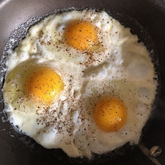 MTOgrow's tweet photo. TOP alimentos ricos en proteína que no son carne ni pollo.

1. Huevos enteros. https://t.co/n8er1QFweK