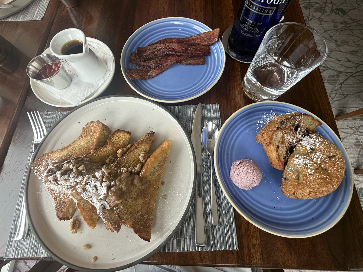 jctdining's tweet photo. bananas foster french toast: candied walnuts, whipped cream, local maple syrup. smoked bacon.

cappuccino. https://t.co/jnDo4oEjuC