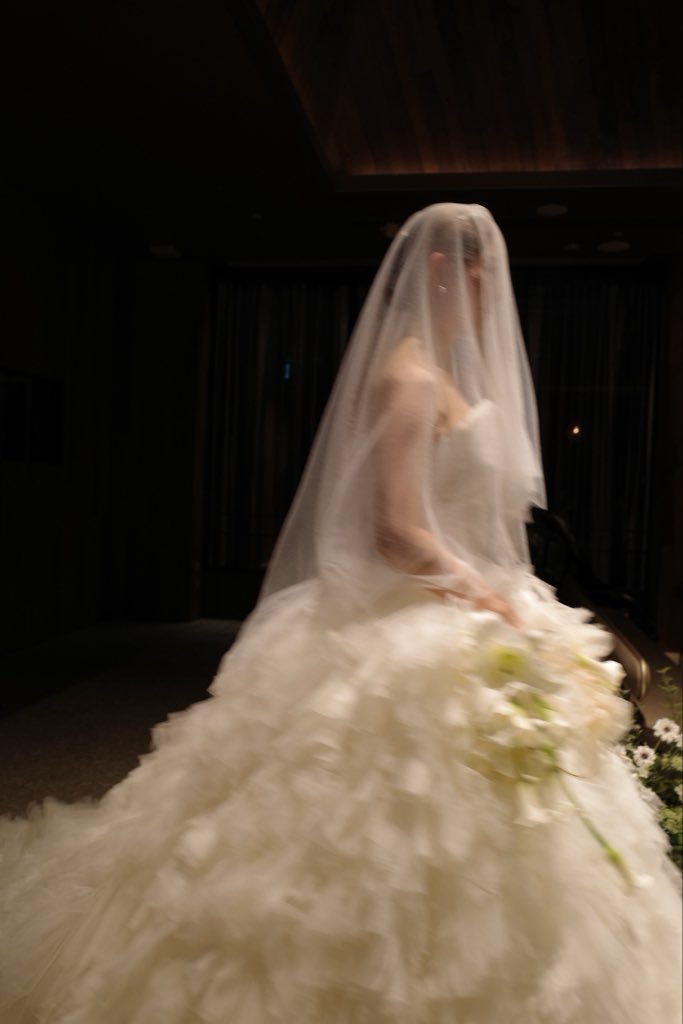yu_watanabe_'s tweet photo. この度、結婚式を挙げました💍

私たちらしく笑いあり涙ありの結婚式となり本当に幸せな一日になりました🥺♡

そして #ハモスイ の2人にわがままを言って
約1年ぶりに3人で歌うこともできました🎤✨
2人とも本当にありがとう！

ずっと見守ってくれている皆さんにも心から感謝しています🤍大好きです https://t.co/IA34mV83IB