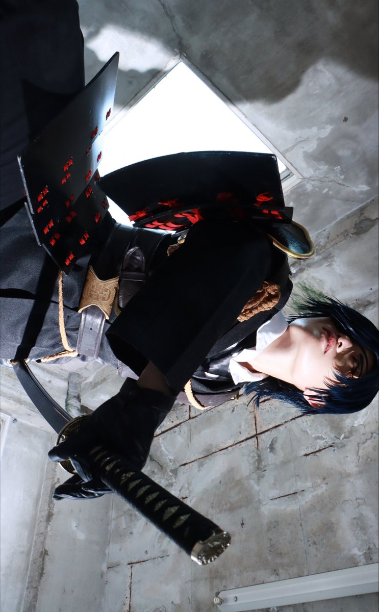 Athu32's tweet photo. ※Cosplay※
燭台切光忠
.
刀を抜くところ
上からじゃなく下から撮ると
迫力あって良すぎませんか…
光忠の踏み込んで斬る感じ好き
photo:なたさん(@cocoanatade2525)
studio:@animaniyacos https://t.co/AbZBB8GBej