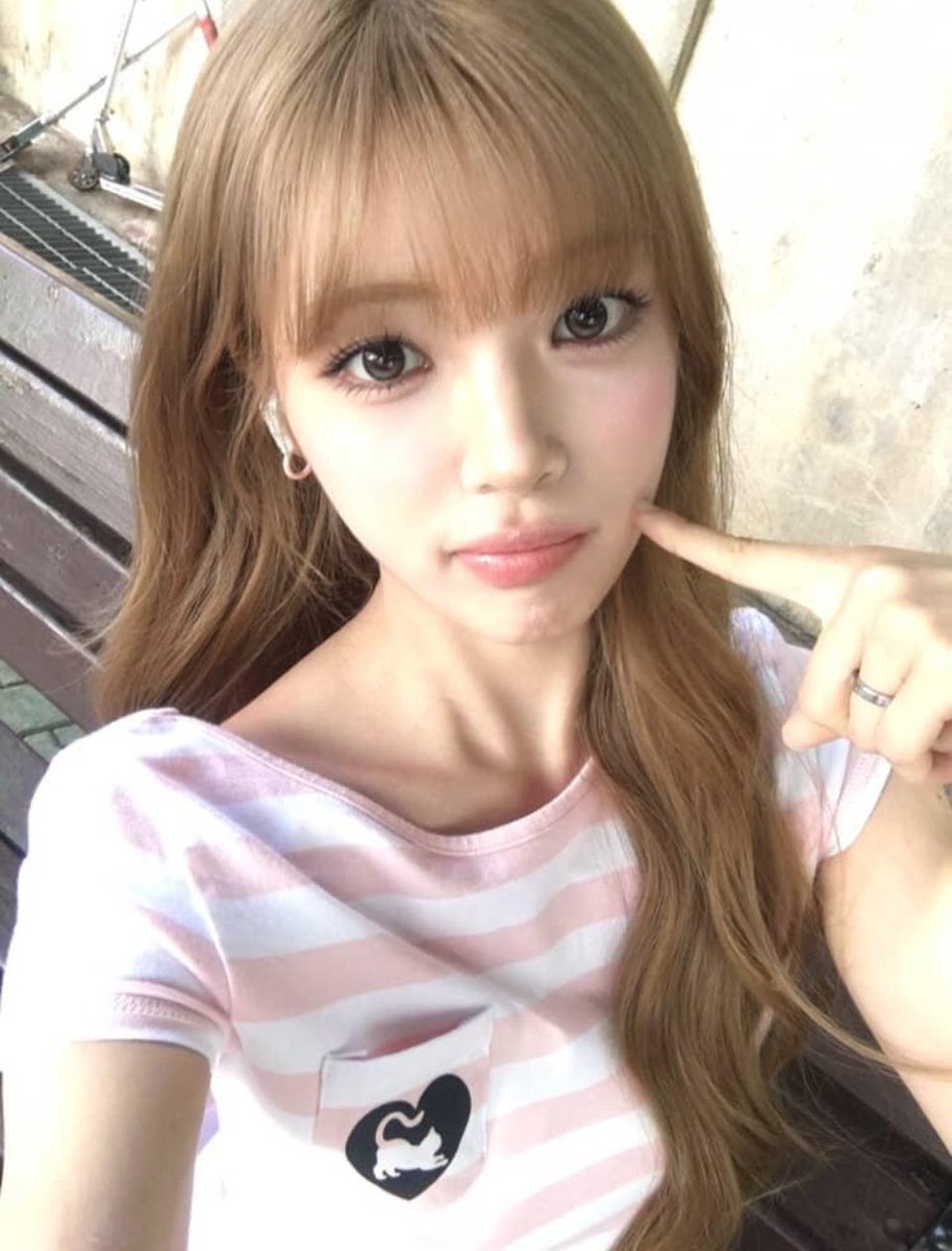 yuhapost's tweet photo. weverse update #yuha ♡ https://t.co/nxWgJhApgI
