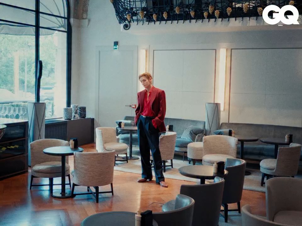 OneilyMusic's tweet photo. V of BTS is a total vision for GQ Korea with CELINE. https://t.co/OlzQhSyevV