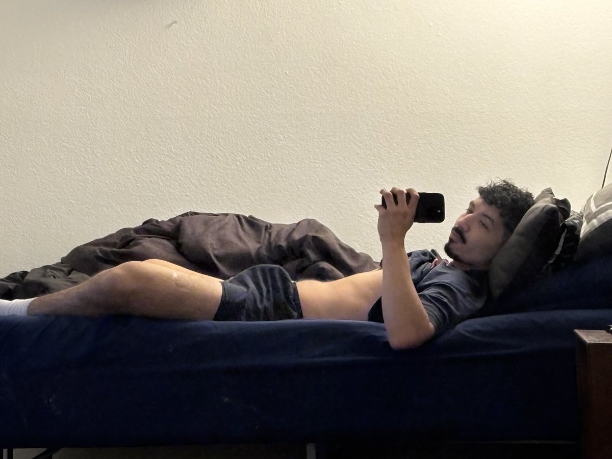 blueboynv's tweet photo. loving my new mirror https://t.co/idaOxY3t3i