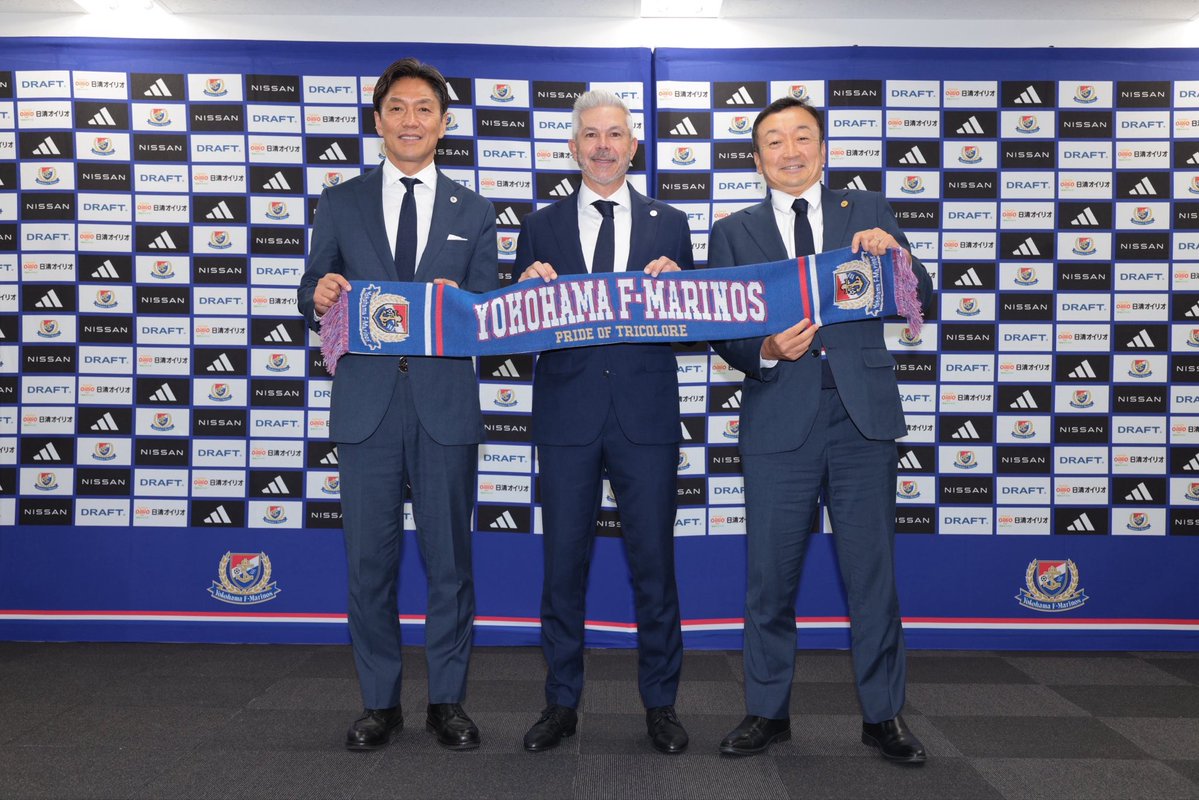 prompt_fmarinos's tweet photo. 本日、新たなシーズンへ向けた新体制発表会を開催しました。
芦澤俊介代表取締役社長、鈴木健仁スポーティングダイレクター、#スティーブコリカ 監督が今後の展望を語りました。

発表会の内容は、本日夜にトリコロールプラスにて無料公開します。

#fmarinos https://t.co/73ulhKHvbg
