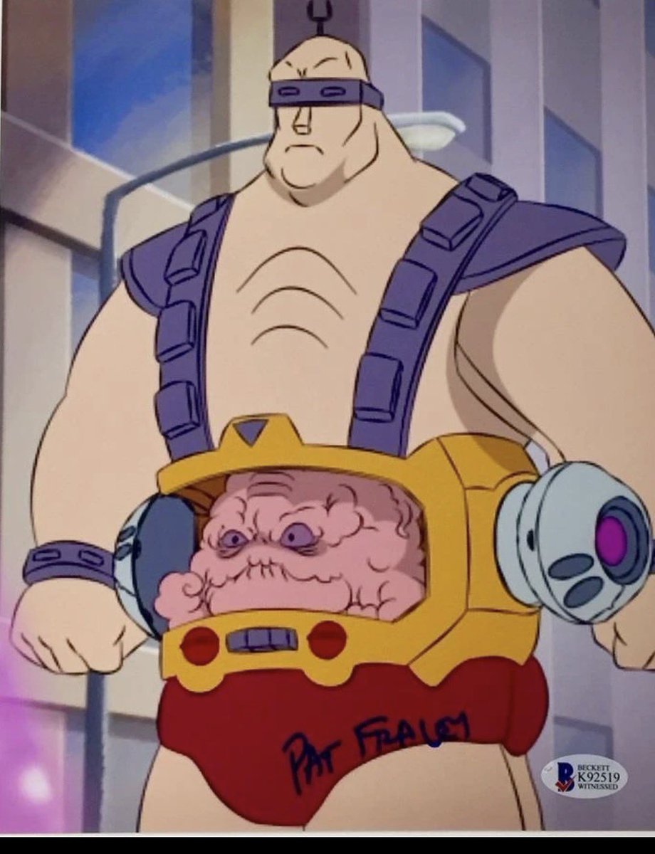 Atlanta2NYC's tweet photo. @MarkleResists Shaped like Krang. Almost like there’s a second person inside that suit https://t.co/oqjhlC0uE7