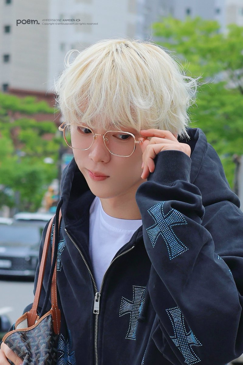 writeuapoem's tweet photo. 260702 아돌한출근

#나캠든 #KAMDEN #앰퍼샌드원
#나두빈 #カムデン #AMPERSANDONE https://t.co/VDB4l9xyP1