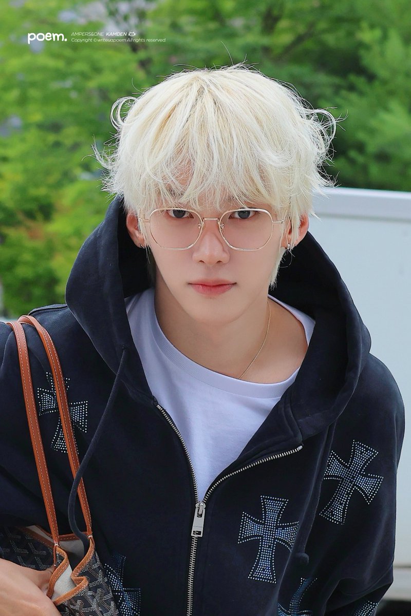 writeuapoem's tweet photo. 260702 아돌한출근

#나캠든 #KAMDEN #앰퍼샌드원
#나두빈 #カムデン #AMPERSANDONE https://t.co/VDB4l9xyP1