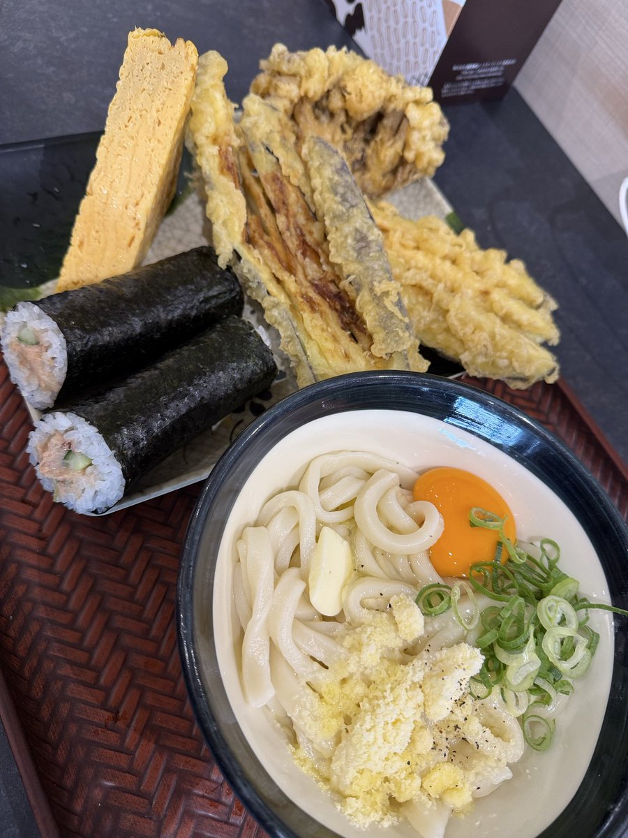 master96859424's tweet photo. ランチはおうどん https://t.co/bsQIwnCgV0