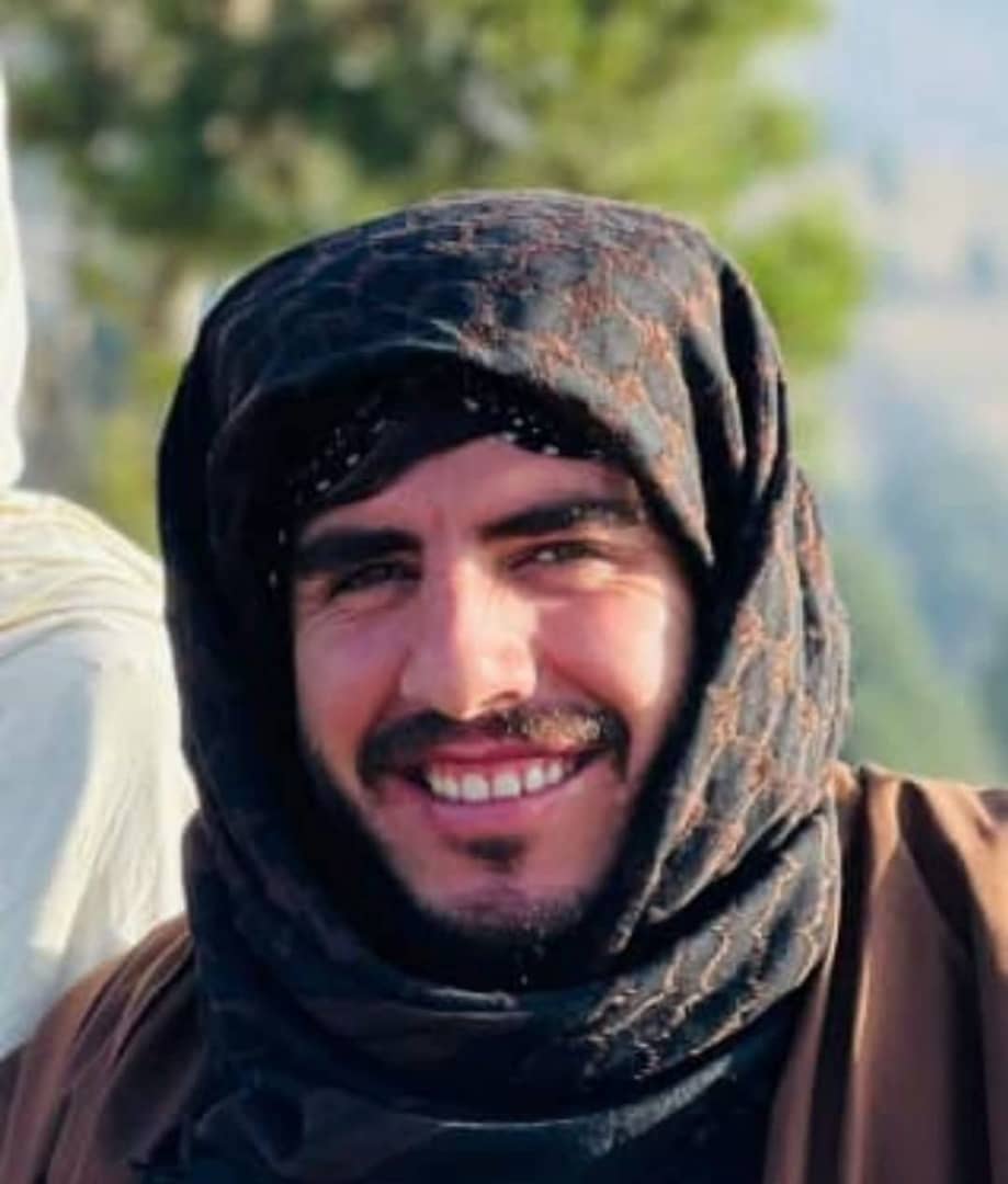 Mustafa48764's tweet photo. د غــزوة الهـند له مسلسلو بریالیو او باطل څپونکو معرکو وروسته په جګو سترګو د خپل غیرتي رب ﷻ لقاع ته ستون شو!
تقبـله الله😭
مهاجرشهیدعُزیر تقبله الله😭😭 https://t.co/YVySFAVAD0