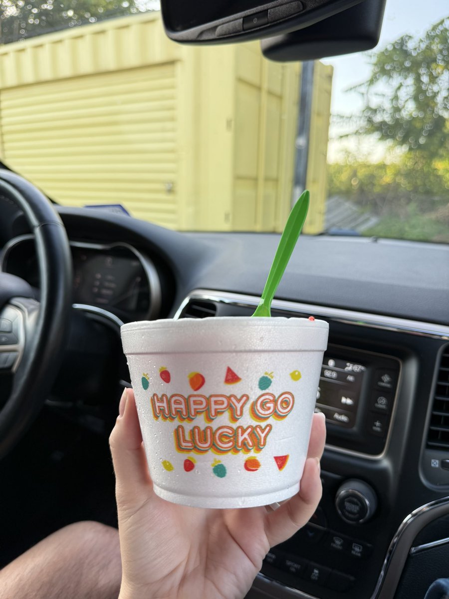 teachergab2's tweet photo. Was saving my snow cone for my wisdom teeth removal recovery!! 🍧  @BethkeElem https://t.co/3OK3kTKxvt
