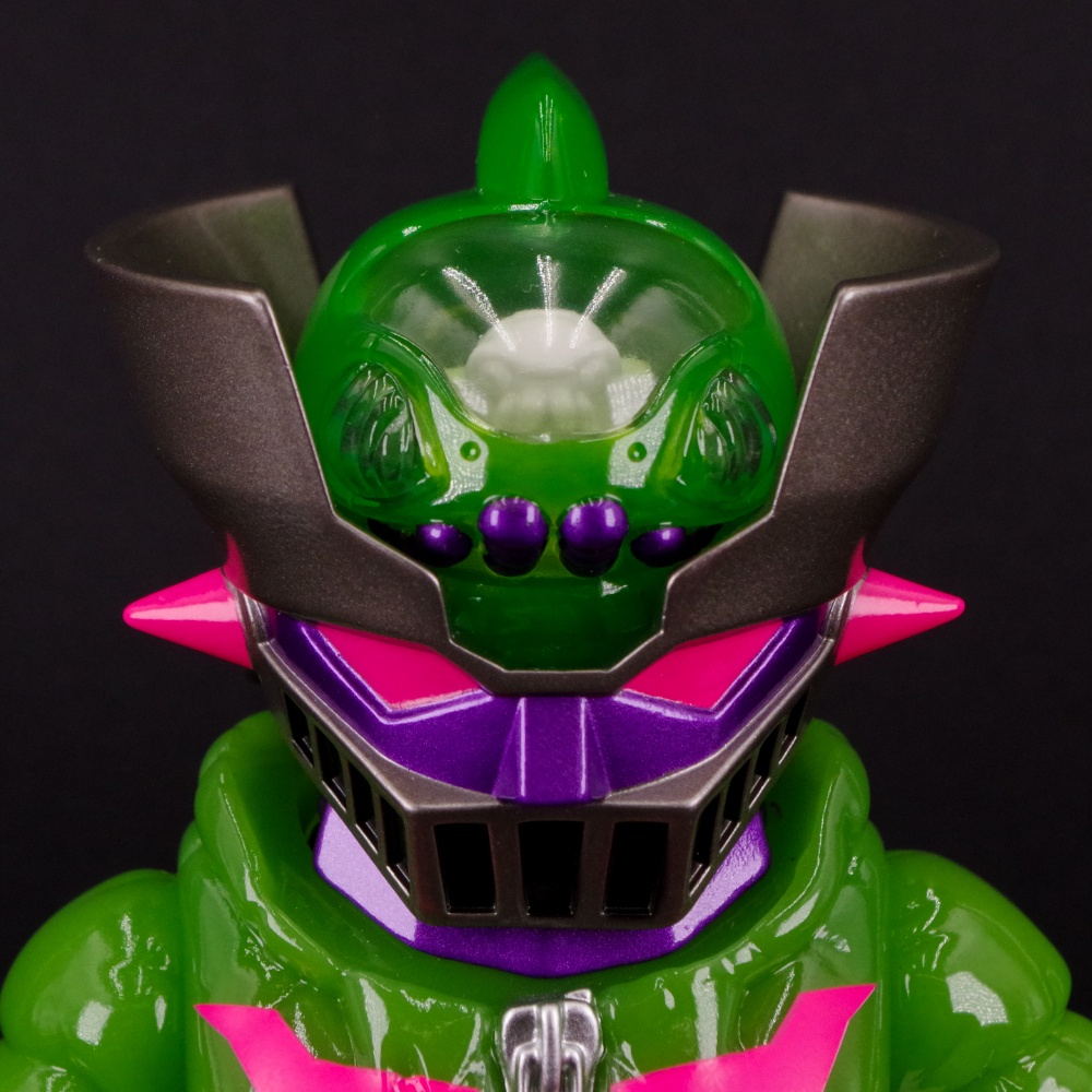 hakaba_gallery's tweet photo. 【ソフビ 抽選情報】GYAROMI×Devil Toysよりマジンガーオイド 抽選開始！
全世界で熱烈なファンを持つ鉄の城「マジンガーZ」と異形のクリーチャーヘッドが融合した、それぞれの個性が融合したコラボレーション作品だ。
抽選期間：7月24日(金)18時〜7月26日(日)23時59分
https://t.co/Ur6u7qTYGV https://t.co/jCKWYJUzTx