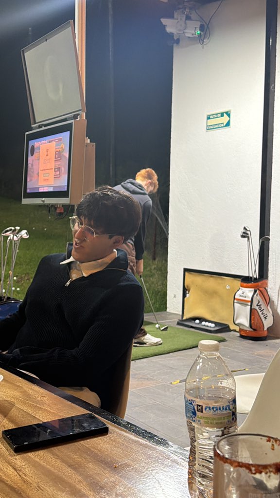 Golf 🤓 https://t.co/M8WJLpNuSP