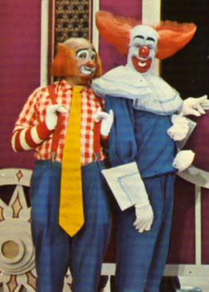 ClownRaynbow's tweet photo. https://t.co/Zk45dwoRyz
Happy birthday to Roy “Cooky” Brown  (July 8, 1932), the man behind Cooky the Cook for 25 years on “Bozo’s Circus” and “The Bozo Show” on WGN-TV https://t.co/YMjcWdP8zz