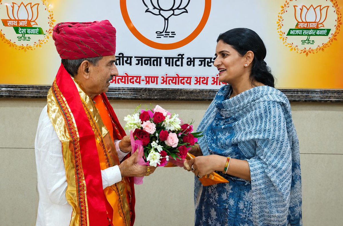 RakheeRathore_'s tweet photo. सादगी, संगठन और समर्पण की मिसाल, भारतीय जनता पार्टी राजस्थान के प्रदेशाध्यक्ष एवं राज्यसभा सांसद माननीय श्री मदन राठौर जी को जन्मदिवस की हार्दिक बधाई एवं शुभकामनाएँ।

आपका कर्मठ नेतृत्व, कार्यकर्ताओं के प्रति आत्मीयता और संगठन को निरंतर सशक्त बनाने का संकल्प हम सभी के लिए प्रेरणादायी है।

बाबा झाड़खंड नाथ की कृपा से आप सदैव स्वस्थ, दीर्घायु एवं यशस्वी रहें तथा आपके नेतृत्व में संगठन निरंतर नई सफलताओं के शिखर पर पहुँचे।

जन्मदिवस की हार्दिक शुभकामनाएँ।

@madanrrathore 

#HBDayMadanJi