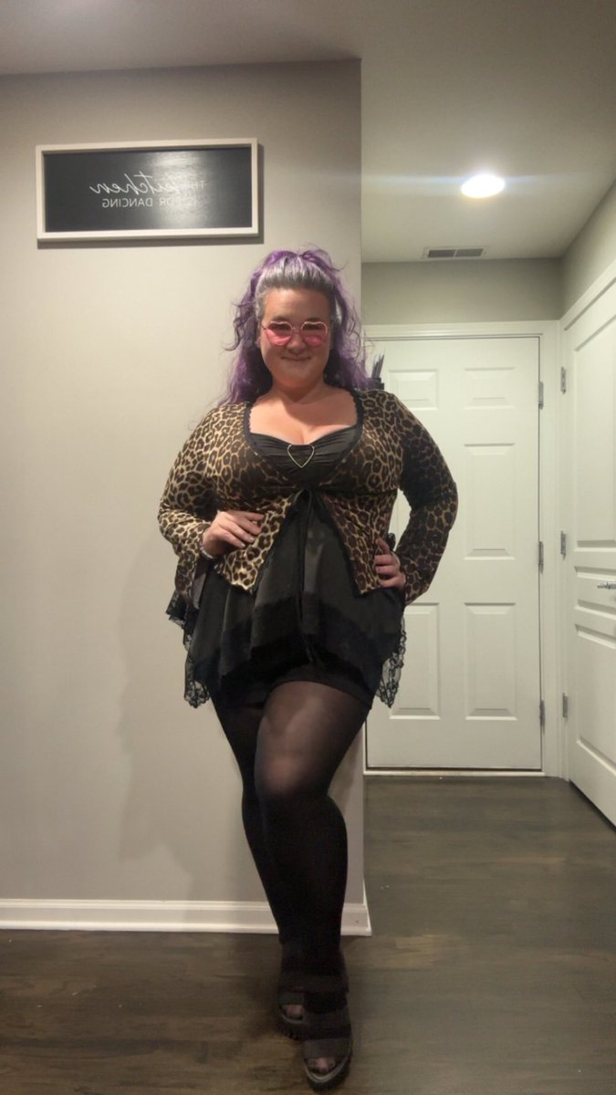 violetlunawitch's tweet photo. Leopard moment #VioletlunaWinter #softwitch #curvyoutfits #thriftedstyle #outfitinspo https://t.co/Ab8Kj0Zywc