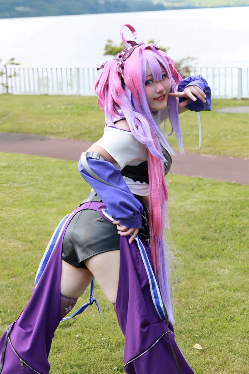 hiyo_0506_'s tweet photo. Cosplay/hololive DEV_IS

FLOW GLOW/綺々羅々ヴィヴィ💅✨️

♡~~~~~~~~~~~~~~~♡

      ヴィヴィのおしり
         魅力的やろ…？？

♡~~~~~~~~~~~~~~~♡

 #ヴィヴィメイク #hololivecosplay
 #TMAF2026 #TMAF https://t.co/RoVpU2JZxy