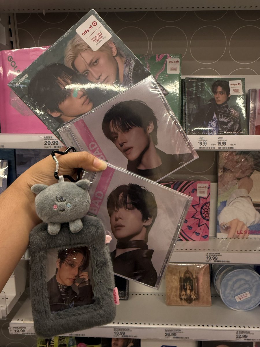 kookiexxot7's tweet photo. Went out looking for albums and was successful in finding them at Target Kearny, USA ππ©·
@ATEEZofficial
@hello82official
#hello82 #82giveaway #MyLocalTarget https://t.co/KwuB4z6Axz