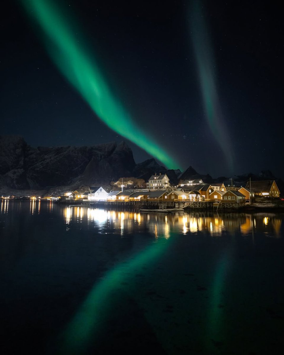 visualsofearth1's tweet photo. Lofoten Islands, Norway https://t.co/zrKqNN415B