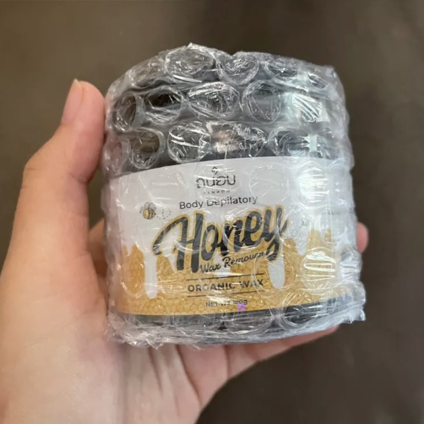 eight21r's tweet photo. ถนอม Honey  1 เซ็ท +เจลบำรุงว่านหางช่วยผิวชุมชื้น 🐹🍯140.- รส ใหม่💯 ) แว๊กซ์น้ำผึ้งอ่อนโยน        ออแกนิค ช่วยให้ผิวเรียบเนียน #ส่งต่อสกินแคร์ #ส่งต่อคสอ #ส่งต่อคสอมือ2 #ส่งต่อเครื่องสำอาง #ส่งต่อเครื่องสําอางค์ #ส่งต่อของใช้ #ส่งต่อสกินแคร์ #ส่งต่อน้ำหอม #ส่งต่อเสื้อผ้ามือ2 https://t.co/Dm8pt6NJGL