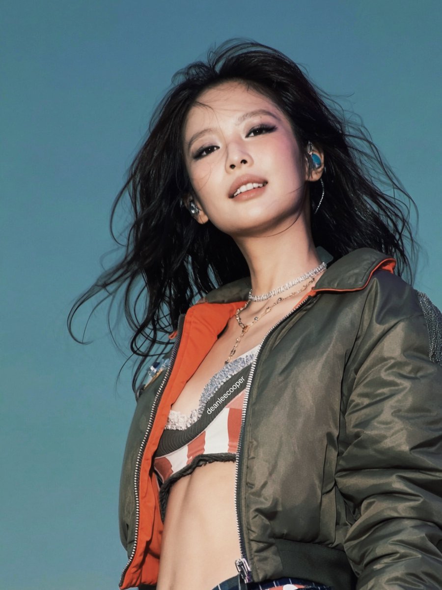 JennieDCGallery's tweet photo. 260702 #JENNIE at gov ball (cr. deanleecooper) https://t.co/gufOcnZHMh