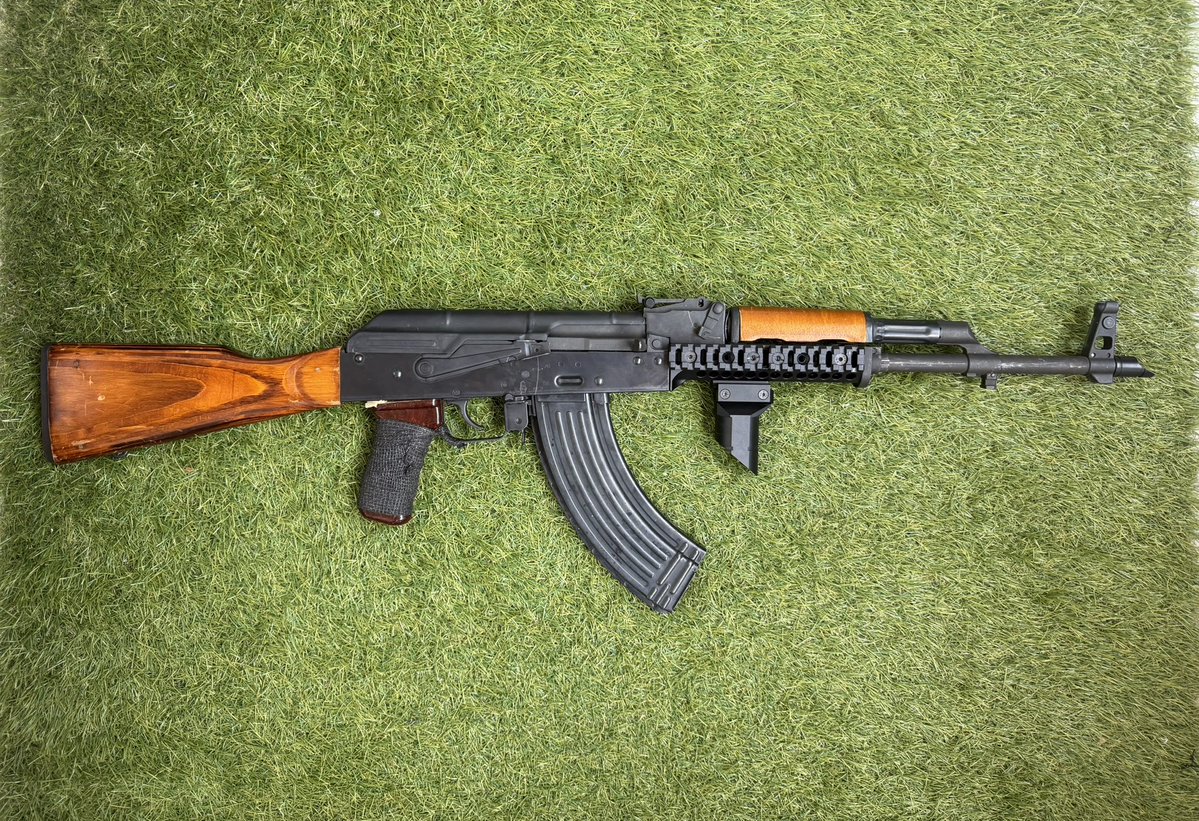 JASONAIRSOFTX's tweet photo. でーーーーきた!!!!
あとはリアサイト外して
レールつける
でも多分リアサイトぶっ壊してまいそうやから
自分ではやらない!!!
AKM wood & zenit
#airsoft
#ak
#zenit
#akm
#ghk https://t.co/GykxwEAc40