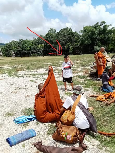 Sujitrapanyasub's tweet photo. #ออสเตรเลีย #เป๊กสัณณ์ชัย #ไทยช่วยไทยพลัส #การบินไทย #พระธุดงส์ #แอร์โฮสเตส #มุกดาหาร #ชนพระธุดงส์ #ออทิสติก https://t.co/XcCT7RbSuq