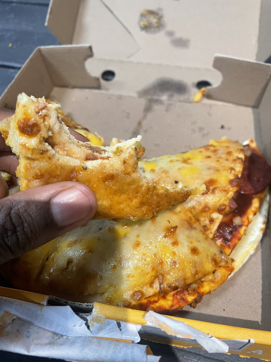 cozmino__'s tweet photo. Having a quick breakfast before I go back to snitch on my colleagues 🤣 https://t.co/mPCWv6O5ir