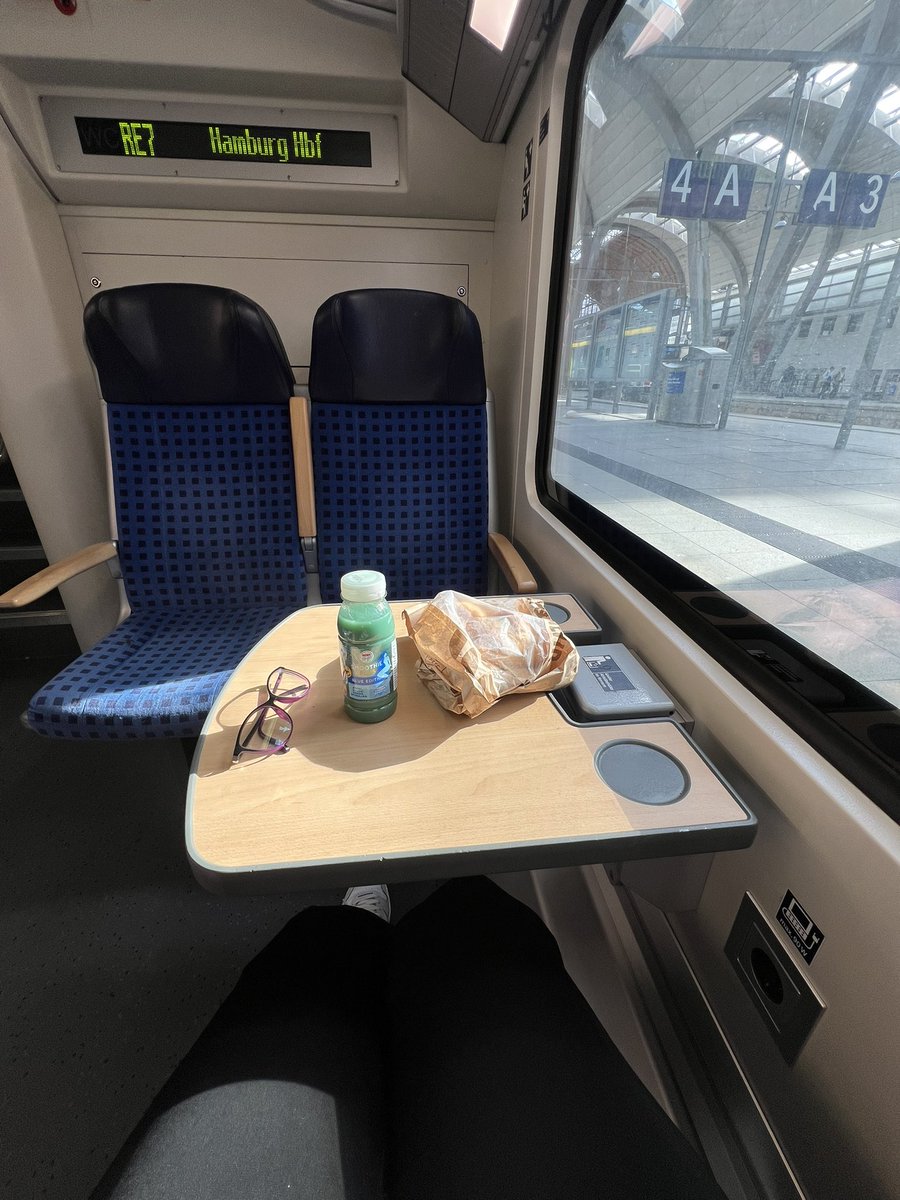 secil83's tweet photo. Hamburg 🚂 https://t.co/UzmjcJbZGq