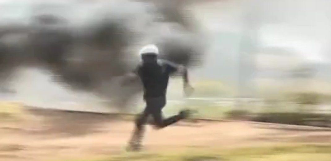 Reuben_19m's tweet photo. “We will pay you R50 000 and you will experience the derby ” https://t.co/NCve0hFZXu