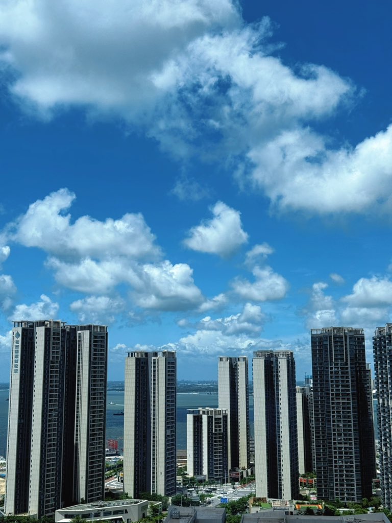 WongLeck's tweet photo. 好天气，适合后入 https://t.co/ZYNY2THCQw
