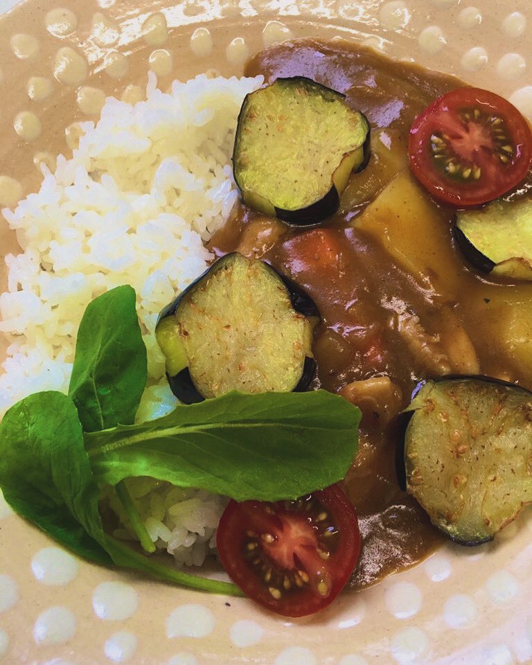 nanka_iitoco's tweet photo. 7月2日木曜日〜7月3日金曜日

本日と明日は

＊給食みたいなカレーライス

のご用意があります🍛

甘味たっぷりこってり鶏肉ゴロゴロ、
お家カレーのような給食みたいなカレーライスです。

よろしくお願いしまーす👩🏻‍🍳👩🏻‍🍳👩🏻‍🍳 https://t.co/fZaBab40dH