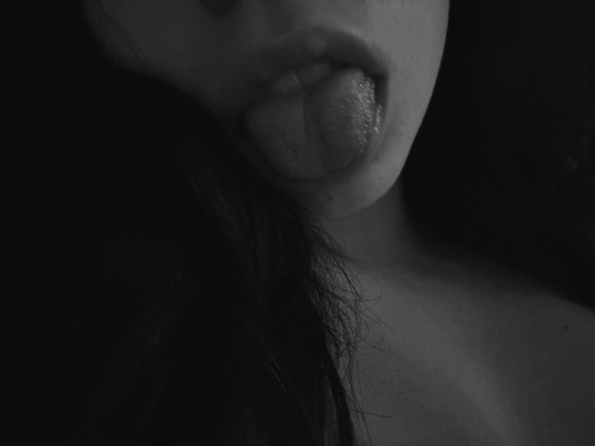 nyasmellz's tweet photo. just wanna b ur slut. 🎀 https://t.co/BfdQGpSa2O