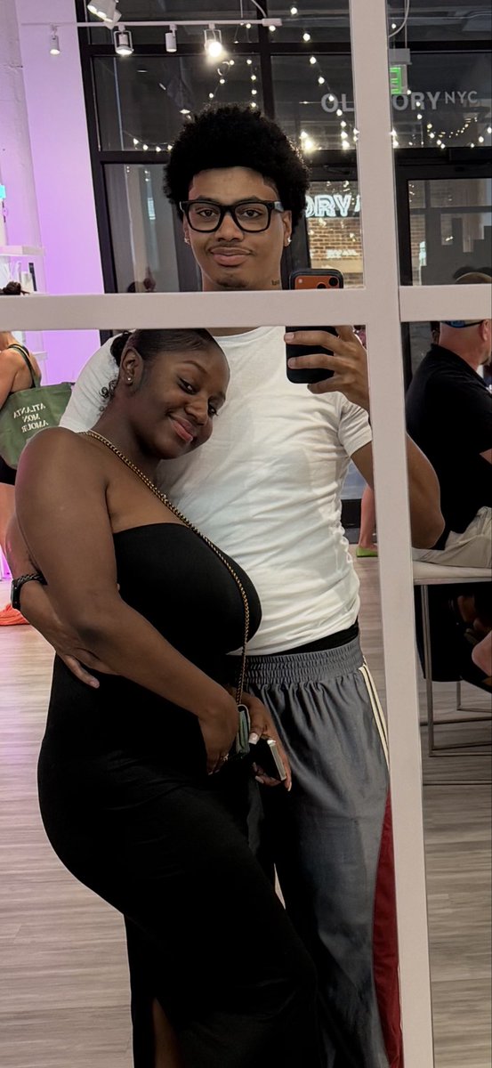 noobrayy's tweet photo. Spending another year alive and blessed with the woman I love 🤎 23🥂 https://t.co/ISwrwMhOHW
