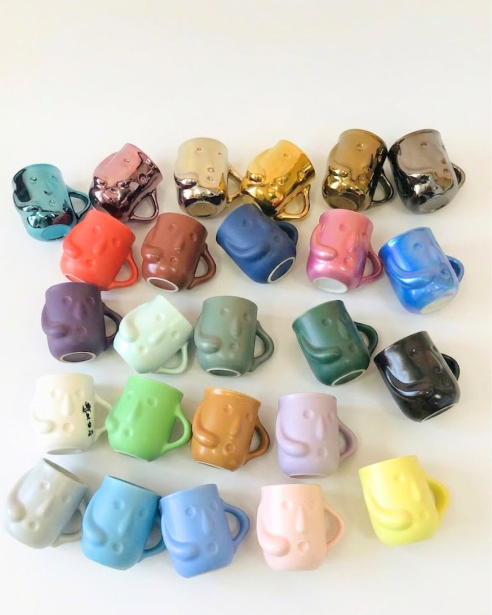 haniwapurin's tweet photo. はにわぷりんカップを並べてみました💕

ぷりんはもちろん絶品ですが、この陶器のカップがとにかく可愛い！

ホームパーティーの手土産や、特別な日のデザートに持って行ったら絶対に喜ばれるやつです🥰
カップはきれいに洗ったらミニサボテンを植えたり、小物入れになど再利用は無限大です🌵✨ https://t.co/FpHTuNXd0B