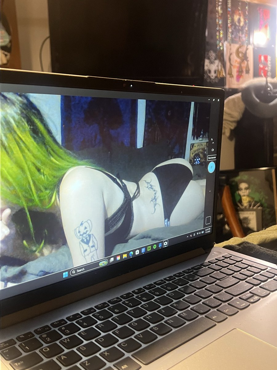 princesszyph's tweet photo. do you like my matching set? #nsfw #nsfwtwtًً #horny #goth #alt #emo #tattooed https://t.co/D3EuKkA7gR