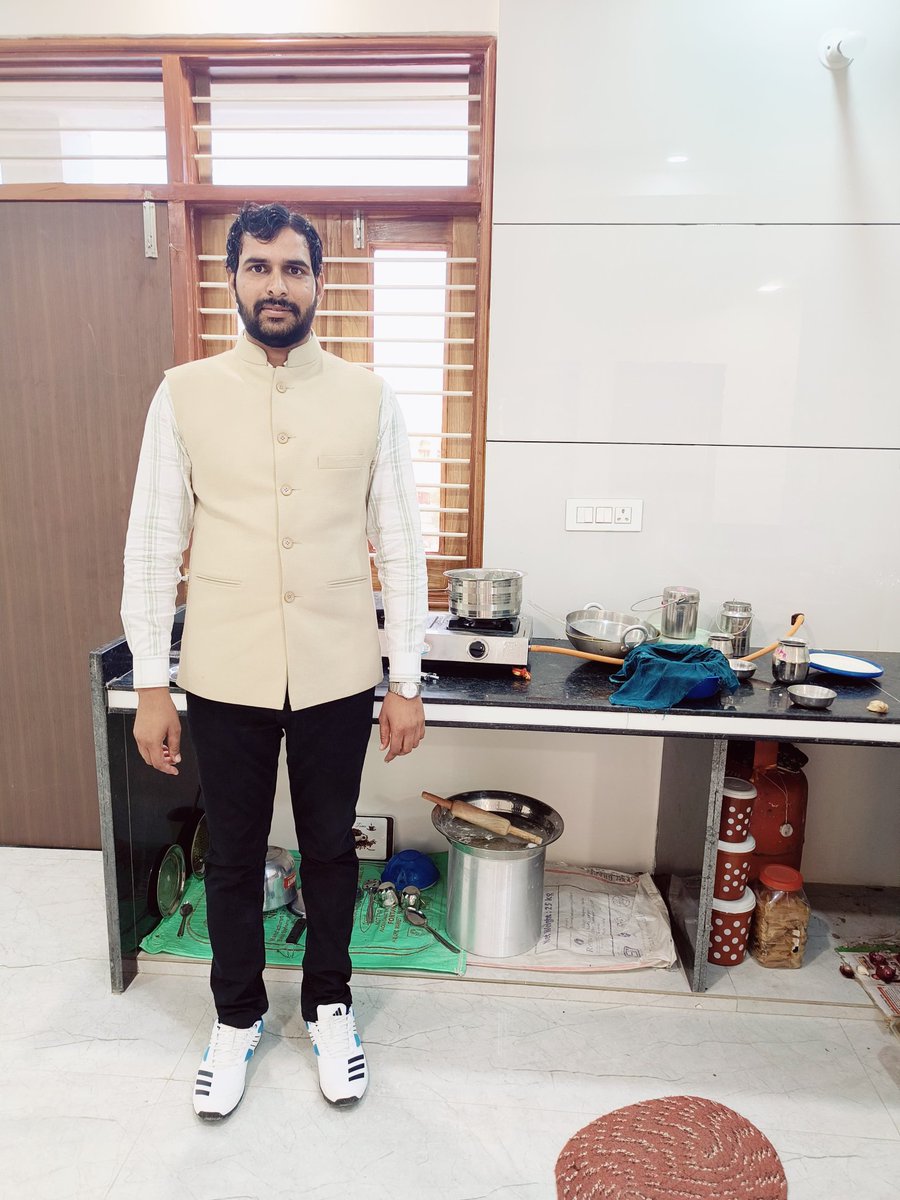 subhash00732991's tweet photo. जन्मदिन की हार्दिक शुभकामनाएँ, बड़े भाई महेंद्र रावत ( Physics lecturer)
शिक्षा के क्षेत्र में आपका मार्गदर्शन मेरे लिए हमेशा प्रेरणा और सही दिशा का स्रोत रहा है। ईश्वर आपको उत्तम स्वास्थ्य, सुख-समृद्धि और निरंतर सफलता प्रदान करें। https://t.co/xGs6rpABnJ