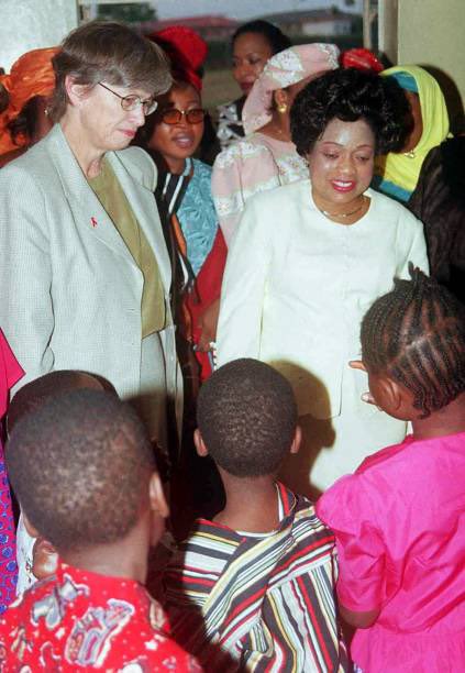 firstladyship's tweet photo. She didn’t ask you to fry akara.
She didn’t ask you to roast corn.
She didn’t ask you to bake kulikuli.

She was graceful, her sense of duty was never in doubt. She picked a struggle. She spoke for Nigerian women & children, & cared for them.

She was born “Stella Abebe” to the family of the first indigenous chairman of Unilever Nigeria, Dr Christopher Abebe from Edo State.

In 1978, she married Olusegun Obasanjo, then a senior army officer, who became Nigeria’s military head of state the following year.

She was a colorful woman, her elegance & poise influenced young girls like Nefertiti.

Stella was a remarkable First Lady. She will be remembered for her pet project, the “Child Care Trust,” a charity for children & young mothers.

Stella Obasanjo (née Abebe) also campaigned vigorously against Women Trafficking.

She came into the limelight during the campaign to release her husband, Olusegun Obasanjo from jail. He had been charged with treason by the late Gen. Sani Abacha in 1995.

Stella took the advocacy campaign for his release to the United Nations in New York.

She was the mother of a nation, a real mother. I won’t forget her care for underprivileged, underserved, & disabled children in a hurry.

She died aged 59, after a plastic surgery. This is nostalgia, Nigeria has seen BETTER DAYS!

May her soul continue to rest in peace. 🤍 🕊️