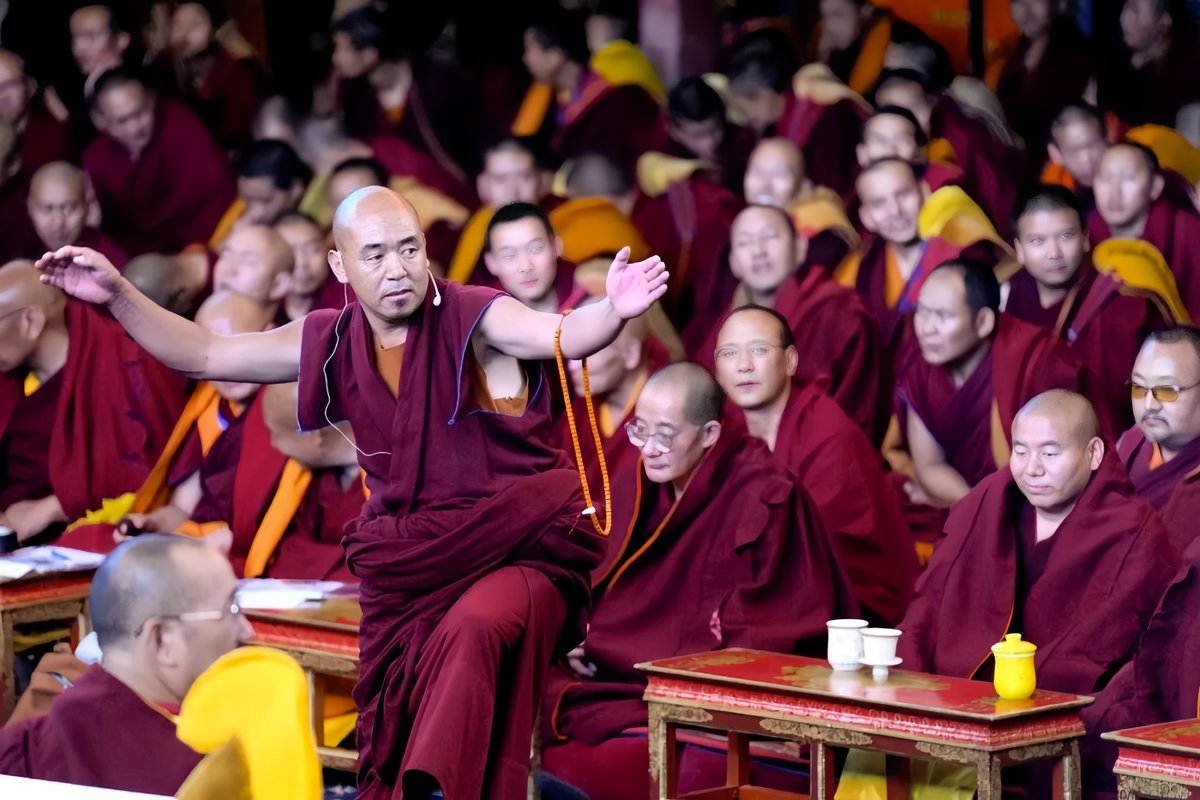 HimalayaTouch_'s tweet photo. The pre-exam for the 2027 prestigious Geshe Lharampa degree (highest doctorate in Gelug Buddhism) kicked off on July 1 at Drepung Monastery. 13 candidates from 13 monasteries, 32 examiners, and over 700 observers were present for this rigorous process featuring debates on the Five Great Treatises. This system continues to promote talent development and healthy religious practices in the region.
#Xizang #XizangNow #TibetanBuddhism #GesheLharampa #ReligiousStudy #PlateauFaces